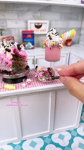 When life gets simpler.. lets make it complicated 😛 i mean why not? get everything u need to complicate your life at REAL MINI WORLD ! #ちびめし #ミニチュアフード #ガチャガチャ #ミニチュア #minicooking #tinyfood #miniaturekitchen