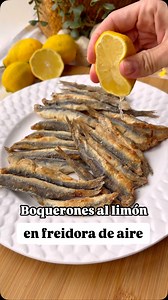 ✨BOQUERONES a la ANDALUZA con LIMÓN 🍋 en AIRFRYER Comienza el fin de semana y lo que más nos apetece es un rico tapeo así que, en esta ocasión vamos a preparar todo un clásico! 😍 📝 Ingredientes 🔸500 g boquerones @pescoandgo 🔸Harina para frituras 🔸Sal fina 🔸Aceite de oliva VE 🔸Limón 🍋 ▶️ En el Reel te explico súper bien el paso a paso a seguir pero, si de todas formas te surge alguna duda, te la resuelvo encantada en los comentarios 🥰 Feliz fin de semana! ✨ . #freidoradeaire #airfryer #