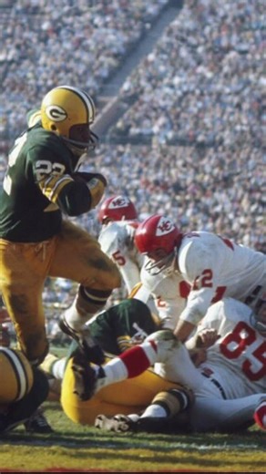 The first Super Bowl was in 1967, and the Green Bay Packers beat the Kansas City Chiefs.🏈
