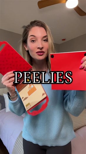 These PEELIES reusable sticker books are the perfect thing to take with you at a restaurant or anywhere on the go through kids have something to play with, but they’re not staring at a screen #peelies #stickerbook #screenfreeplay #toddlermom
