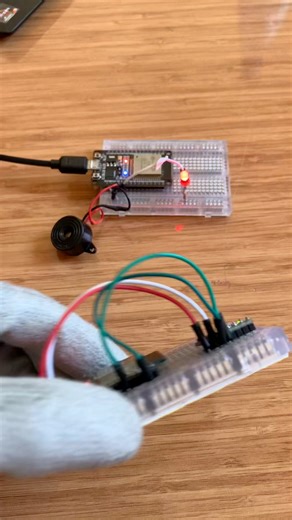 Lift detector circuit with ESP32 boards using ESPNow Protocol #arduino #electronics #engineering #esp32 | Upload Ideas with Itamar