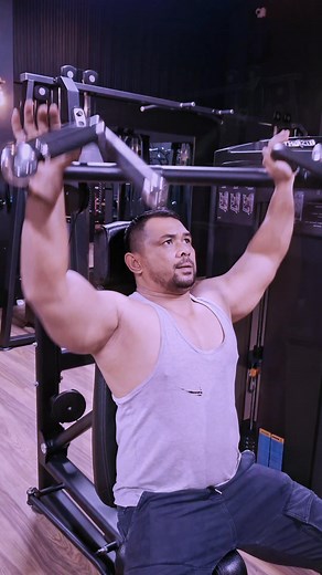 58K views · 2.4K reactions | Ini bukan masalah beban ,latihan FOKUS untuk otot mana yang dilatih | Bonni Bodybuilder | Facebook
