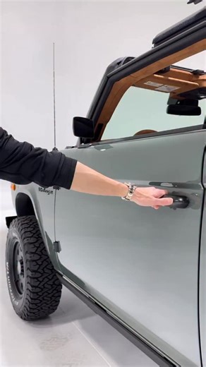 🤩 Would you drive this all the thyme? 1️⃣-🔟 Rate this colorway: Thymeless, a custom paint color paired with Ball Glove leather and satin black trim 🤌🏼 this is not a restoration, it’s a modern classic built by our team of artists and engineers on a modern car platform with safety features, technology and luxury 💯 💬 DM us or text 470-598-5419 us for inventory ☎️ . . . . Vintage design modern luxury 💯 formerly #VintageBroncos 🚫 not associated with Ford Motor Co #vintagemodern #classiccar #r