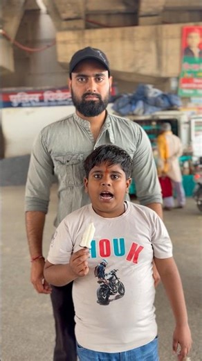 Sabko 10 -10 Rupay De do 😂😂 #comedy #funny #3dost