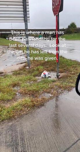 West Plains, Missouri. US 60 and Bus US 60. This is both sad and infuriating at the same time. #panhandlers #kfcsecretmenuhacks #pradabucketchallenge