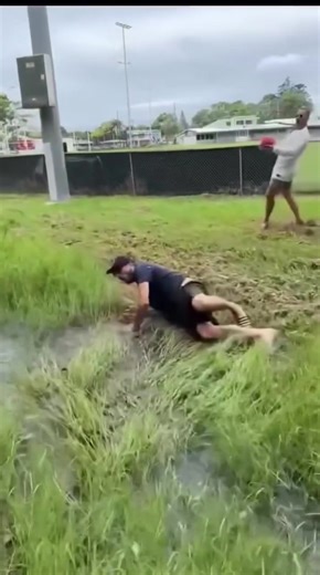 Down to earth #prank #prankvideo #fun #funnyvideos #funny | PrankWorldz