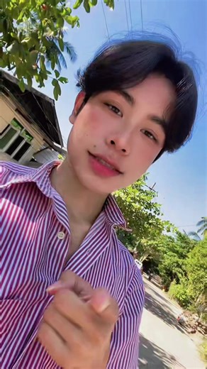 Expert Makeup Tips by Thura in Myanmar