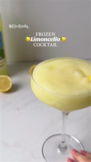 If you love citrus, you’re going to want to try this Frozen Limoncello Cocktail🍋✨ It’s smooth, refreshing, and absolutely delicious🤩 Tag a friend that loves limoncello! 💛 Inspired by: @liv.yah #frozenlimoncellococktail #frozen#limoncello #cocktail #lemon #citrus #citruscocktails#lemoncocktails #frozencocktails #refreshing Ingredients: -Ice -Scoop of lemon sorbet -2 oz. limoncello -Juice from half a lemon -2 oz. prosecco or sparkling wine