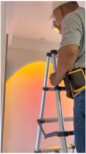 Transform Your Evening into Magic with This Amazing Sunset Effect Lamp, Perfect for a Romantic Ambiance! | Androf