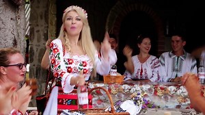 Refrene cu muzica de sambata seara | Lorenna