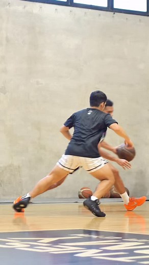7.6K views · 3.2K reactions | Ball Screen Details易 Add this to your bag!  - - - Want to train with us? Call or Message 09604115380 for inquiries.  Dubai (UAE)   Mandaue City  Cebu City  Quezon City  Mandaluyong City  Manila City  Parañaque City  Las Piñas City  Makati City  Bonifacio Global City #TrueFocus #RealTrainingRealResults #TrueFocusEffect | TrueFocus: Basketball Skills Development | Facebook