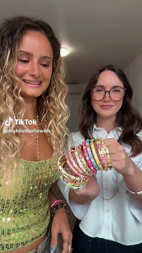 Un jonc coloré : composition de bijoux et jonc Pavlova