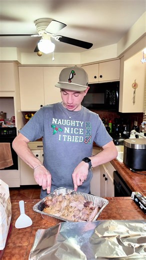 Christmas cooking is officially in motion 🎄🔥 Making the pork shoulder in the roasting pan and let me tell you… it is ABSOLUTELY delicious 🤤 The house smells unreal and this is about to be the star of the table. Holiday cooking stress who?? We’re doing GREAT 😌✨
