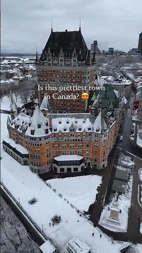 🎄 We just found your next Holiday vacation! ✨ Quebec City, Canada is one of the most beautiful