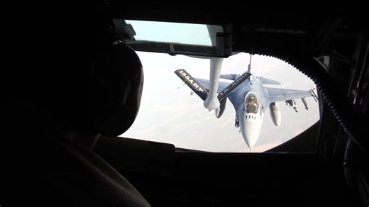 Aerial Refuelin: F-16 & F-15 Secrets Revealed! Procedures, Tankers & Strategic Power