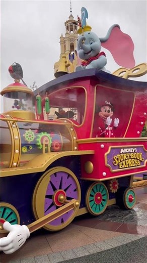 SHANGHAI DISNEYLAND Mickey’s Storybook Express Parade