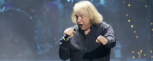 Lou Gramm on Deciding to Perform with Foreigner Again: “Life’s Too Short” to Hold onto Grudges