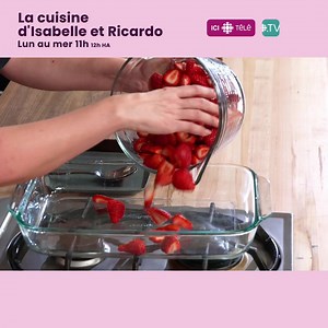 Isabelle vous montre comment réaliser une confiture de fraises rôties, avec nos belles fraises d'hiver du Québec! | ICI TÉLÉ