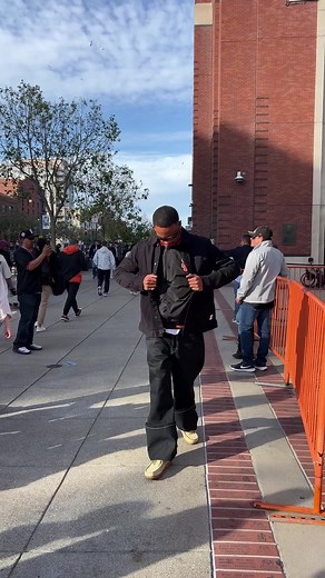 367K views · 10K reactions | When it’s your first time at a San Francisco Giants game! ⚾️ MLB #junebugchallenge #mlbcreatorclass | Junebug | Facebook