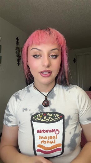 HAPPY TUESDAY BABES💕DISCLAIMER: I do not do tarot readings for people, I use my cards strictly for self divination. @Scentbird for the perfume. #perfumetok #tarot