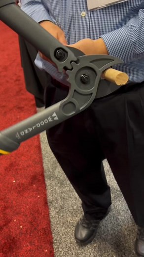 Extremely Lightweight And STRONG Loppers! #lopper #pruning #innovation #pruningseason #tradeshow