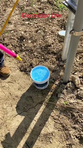 1.7M views · 2.3K reactions | #southwire #kleintools #electrician #hacks #rackatierstools #dynolube when you know you know #wirelube | Electrician Life | Facebook