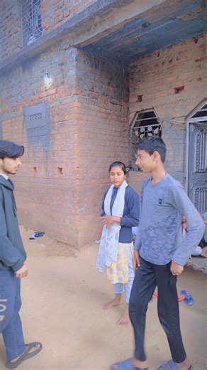 Saruu Shekh on Instagram: "Khortha movie ke liye hiroin chahiye 📸💃 #reekarofeelkaro♥️💯✌️ #comedyvideos #khorthavibes❤️✨ #baji #khorta"