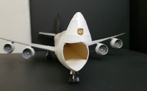 UPS 747-8 Cargo 纸模型制作