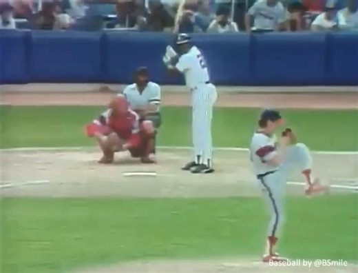 40 Years Ago Today: Legendary pitcher Tom Seaver gets his 300th career win as the Chicago #WhiteSox defeat the New York #Yankees by a score of 4-1 at Yankee Stadium! (August 4, 1985) #MLB #Baseball #History | Baseball by BSmile