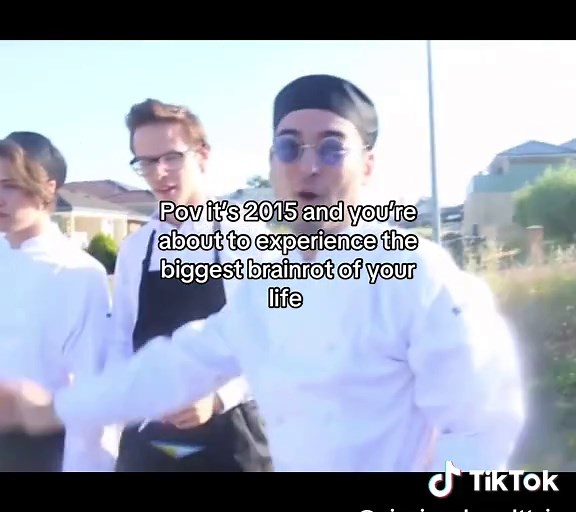 El incidente del pastel de cabello: un viaje a 2015