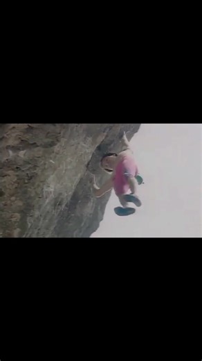 I hope you can understand as most of my community is French. However im trying to share with everyone . Cette vidéo très explicite . Grimper 50 ans en solo au plus haut niveau Mondial et être critique par de Merd*ux qui portaient encore des couches culotte ou n'étaient même pas encore une hypothése á l.epoque ou j.ai gravi les 1ers 8b en solo dans l.histoire de l.escalade parfois me fait rire . En 2025 tout est accessible sur internet le problême est que la plupart des gens qui vont sur les rése