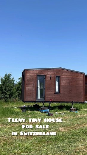 🏡🇨🇭 Our newly built Tiny Houses for sale in Central Switzerland! Imagine celebrating Christmas in your very own tiny home 😍These charming tiny houses are waiting for new owners to make them their own before Christmas, and they come with all the comforts you need. 🌟🔥 Features: • Beautifully designed and well-equipped • Space-efficient layouts for maximum comfort • Movable, so you can take your home wherever your heart desires • Perfect for a peaceful and minimalist lifestyleDon’t miss this 