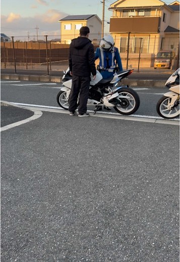 警察は嫌いです。#バイク #バイク乗りの日常 #honda #cbr250rr #cbr #bike #バイク男子 #バイク女子 #バイク #ホンダ #運営さん大好き