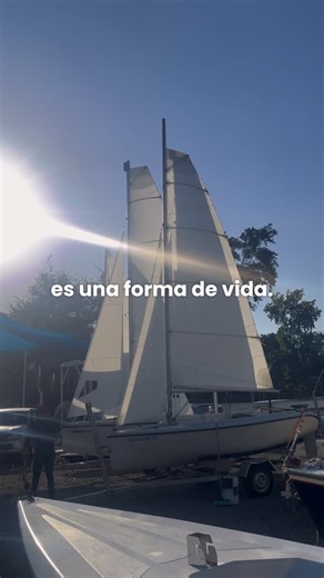Veleros nuevos y usados on Instagram: "¡Descubre por qué somos líderes en la venta de veleros en Chile! ⚓️ En Fibertex llevamos años impulsando la pasión por navegar, ofreciendo embarcaciones de última generación, servicio técnico especializado y una atención que marca la diferencia. Encuentra el velero perfecto para ti, ya seas principiante o experto, y disfruta la calidad y seguridad que solo una marca pionera puede ofrecer. 🌊 Vive la experiencia de navegar con Fibertex. 💳 Por tiempo limitad