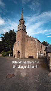 St Fergus Church stands at the end of Kirk Wynd in the village of Glamis, close to one of the gateways into the grounds of Glamis Castle. The church you see today was completed in 1792 as a replacement for the first stone church to be built on this site, which was consecrated in 1242. Behind the “Kirk” is a lovely woodland walk with quint wooden bridges and the St Fergus well which is substantially older that the USA ☺️🏴󠁧󠁢󠁳󠁣󠁴󠁿 | bgs photography
