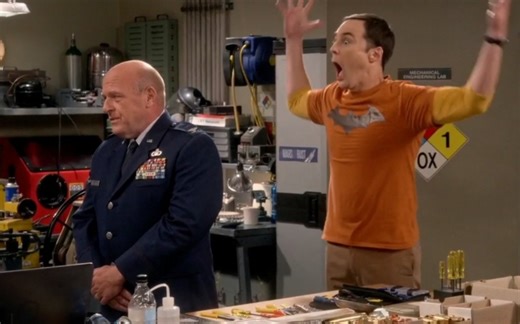 【TBBT】和军方见面时不让耳朵说话，他快憋疯了