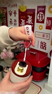 120 reactions · 13 shares | Desfrute de bebidas à temperatura perfeita!  Ecrã LED para um controlo preciso da temperatura!  Sem odores, apenas sabores puros! Compre-o aqui  https://vigoexpress.pt/produto/garrafa-termica-digital-smartsip/?sp=7718i997 | Vigoexpress | Facebook