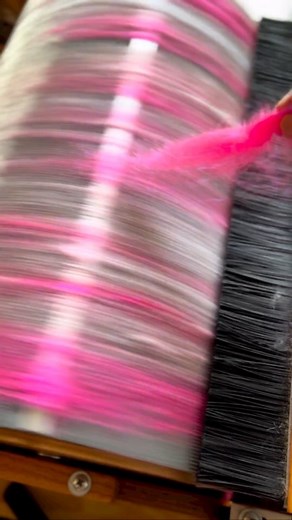 116K views · 183K reactions | #oddlysatisfying First time I have seen handwoven & hanspun wool procesd.. Fascinating and therapeutic viewing. all done by @madeweavelove...  | CoutureNotebook | Facebook