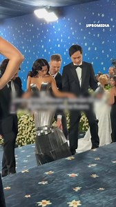 403K views · 876 reactions | Ihr Metallic-Kleid war wunderschön, aber zu welchem Preis? 臘‍♀️ | Ikonen | Facebook