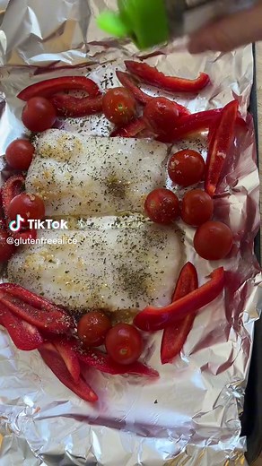 Delicious and Healthy Cod Parcels with Pesto Potatoes Recipe