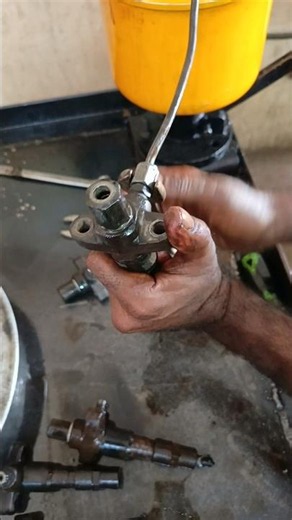 Diesel injector testing part 1 😱 #dieselinjector #injectortesting #mechanic #shorts