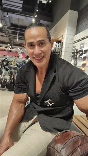 Mas Ade Rai saja sudah kasih semangat, masa kamu masih mau rebahan? Yuk buat seluruh member GMP Gentan, tetap konsisten, jaga pola makan, dan selalu semangat kejar progress! Sampai jumpa di puncak kebugaran! 👊🏻 Gmp health & fitness 📍Jln. Mangesti Raya Gentan Baki Sukoharjo (Timur Masjid Al Aqso) ⏰ Jam Operasional everyday Pukul 06.30-21.30 📱Info&Reservasi 6282134560464 #fitness #gmpgentan #gymsolo #sukoharjo