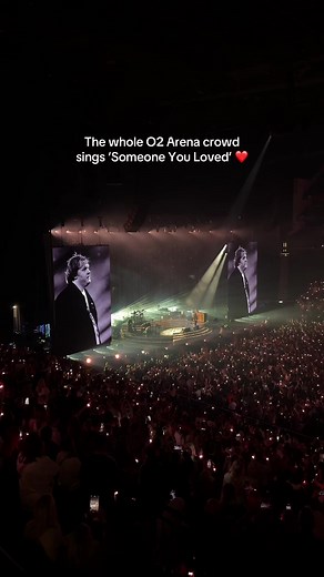 Lewis Capaldi's O2 Arena Singalong Experience