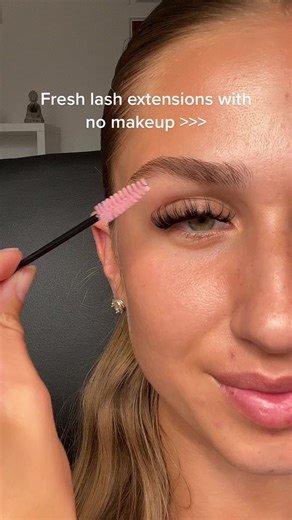 Russian Volume Lashes: The Ultimate Guide to Lash Extensions Without Makeup