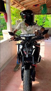 Duke 250 love me ❤️#trending #rider #shortvideo #youtubeshorts #viralvideo #shorts #ytshorts #ktm