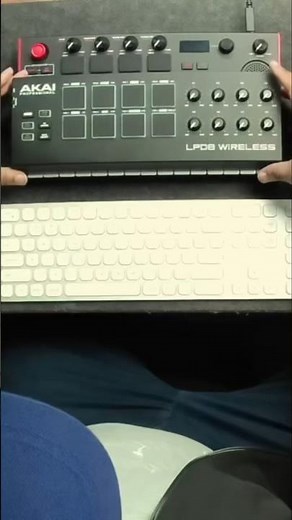 Akaipro MPK Mini Play + Native Instrumental Battery 4