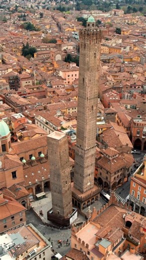106K views · 3.7K reactions | Torre degli Asinelli Bologna! #fblifestyle | Italy Best Places | Facebook