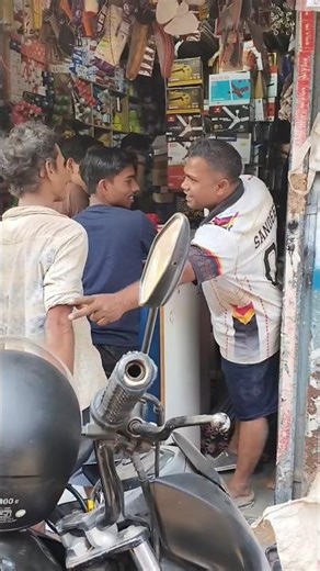 Aaj a gaye Saman lene ke liye hardware ki dukan par#funny #lifeisbutadream #comedyfilms #comedy