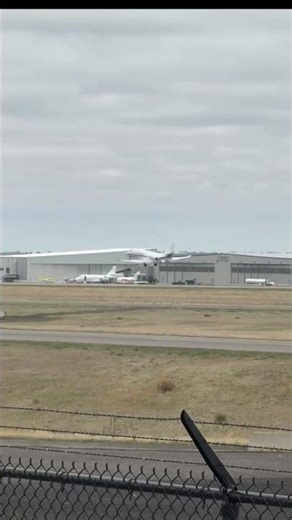 Cessna Citation Latitude Taxi & Takeoff at Centennial Airport ASMR