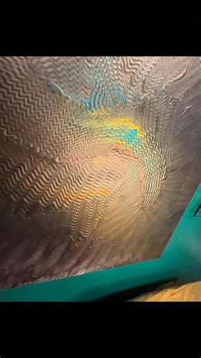 Create stunning wall art using a wedge comb to create hypnotic abstract patterns #acrylicpour #art